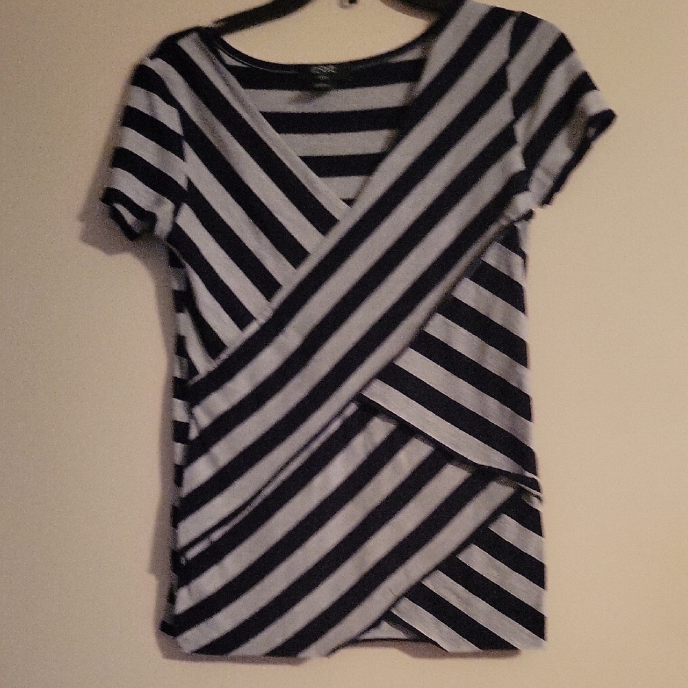 Verve Black and Gray Diagonal Striped V-Neck Top